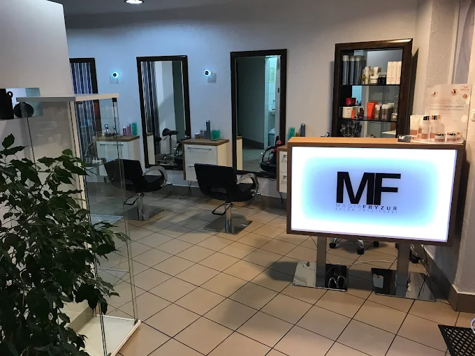 Stanowisko z produktami Wella Professionals — Magia Fryzur